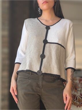 Funky Round-Neck Knit Top with Accent Buttons - White/Beige